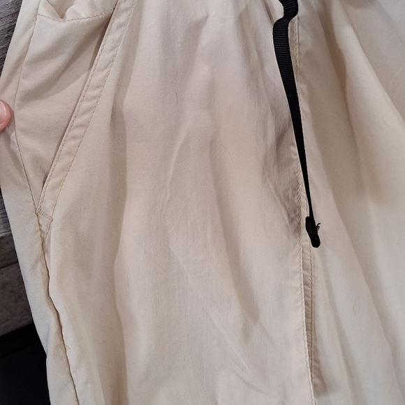 L.L. BEAN Men's Large Convertible Pants Zip Off Nylon Belted Tan 34" Waist Hike - Picture 5 of 12